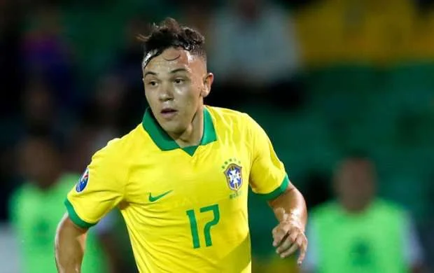 "Real" braziliyalı hücumçu transfer edir 
