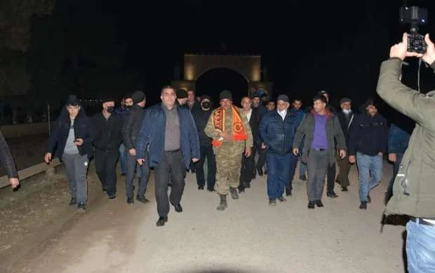 “Qalatasaray” azarkeşi zabitimiz doğma kəndində belə qarşılandı - FOTOLAR 
