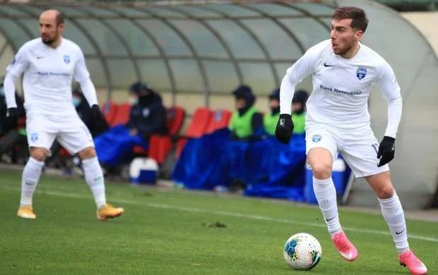 Niderland klubu millimizin futbolçusuna təklif göndərdi 