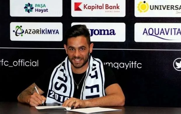 Yığmamızın sabiq futbolçusu klubunu dəyişdi 
