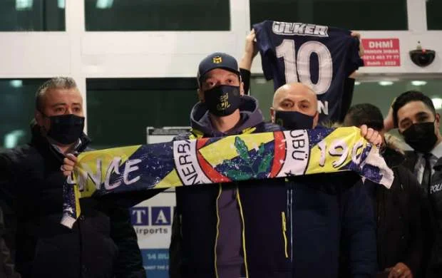 Mesut Özil "Fənərbağça"ya keçidindən danışdı 