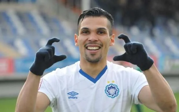 Zaur Axundovun "Keşlə"si batmaqdadı - Transferlər baş turmur 