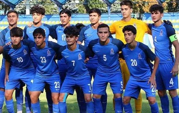 Millimizə 27 futbolçu çağırıldı 
