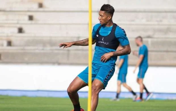 Millimizin futbolçusu sabiq komandasına qol vurdu, sevinmədi 