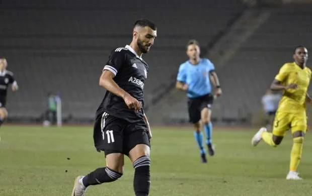 Mahir Emreli transfer təklifləri ilə bağlı qərar verdi - RƏSMİ 