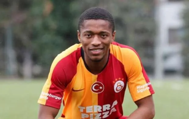 "Qalatasaray" hücumçunu icarəyə verdi 