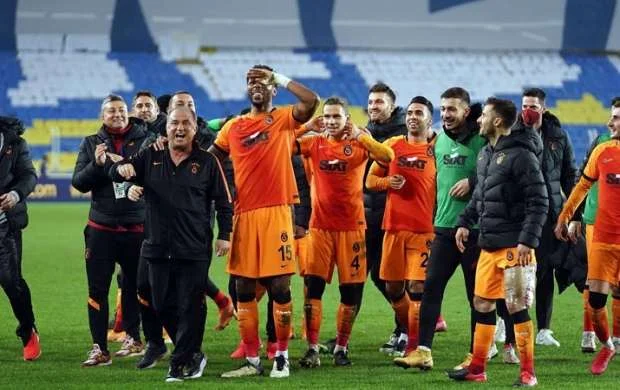 "Qalatasaray" İstanbul derbisini belə qazandı - VİDEO 