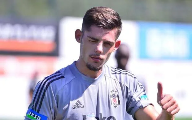 "Beşiktaş"ın müdafiəçisi 1 ay oynamayacaq 