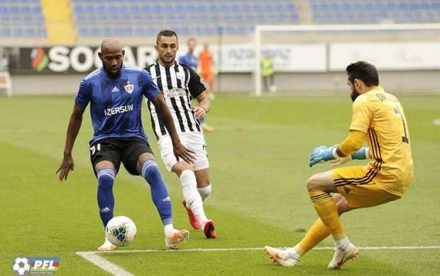 "Neftçi" Qarabağ"ı yenib lider oldu 