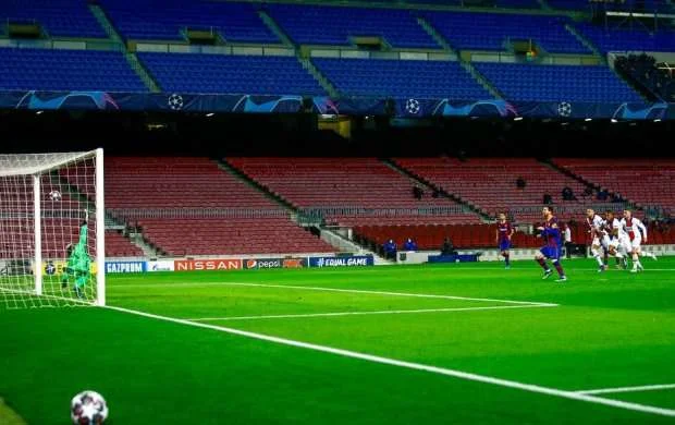 Messi Raula çatdı 