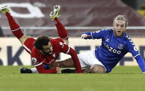 "Liverpul" 20 ildə ilk dəfə "Everton"a uduzdu - VİDEO 