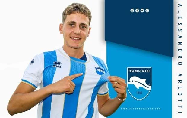 Milli futbolçu 19 yaşında karyerasını bitirdi 