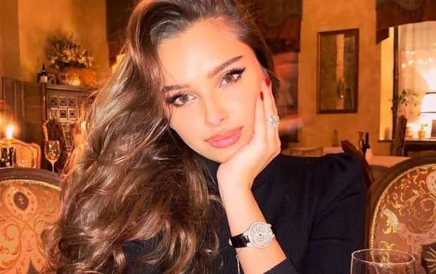 Rus gözəli "Instagram"dakı təqibçilərini belə coşdurur - FOTOLAR 