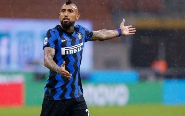 Arturo Vidal Liqa 1 klubuna keçir 