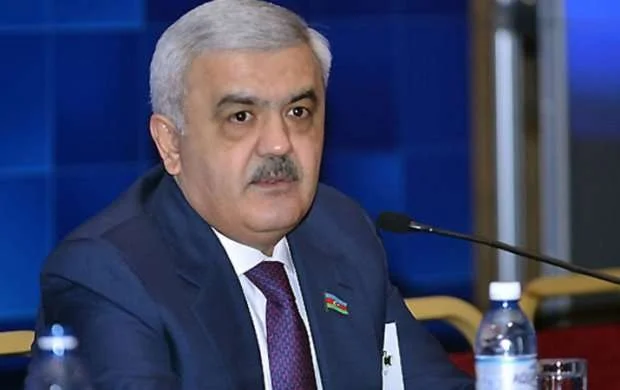 Rövnəq Abdullayev futzalçılarımızı təbrik etdi 