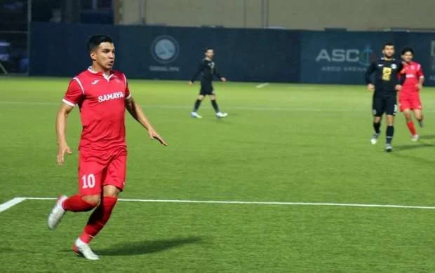 Daha bir futbolçu Premyer Liqada 100-cü oyununa çıxdı 