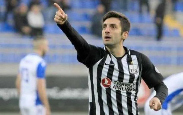 “Neftçi”dən ayrılan futbolçu Təbriz klubunda 
