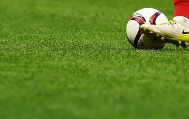 Söyüş söyən futbolçuya üç oyunluq cəza 