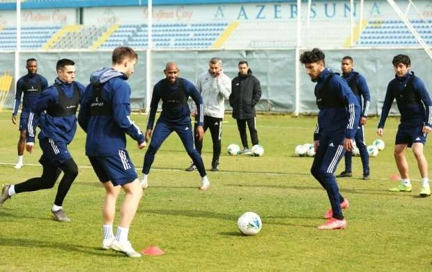 "Qarabağ" 8 futbolçu ilə məşq etdi 