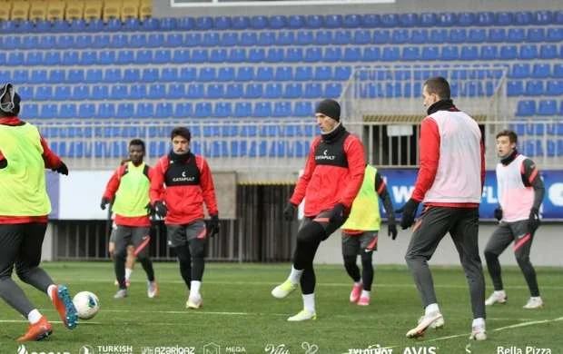 "Neftçi" məşqlərə başladı 