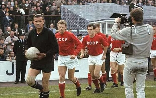 Serbləri məyus etmiş ilk azərbaycanlı futbolçu kimdir? 