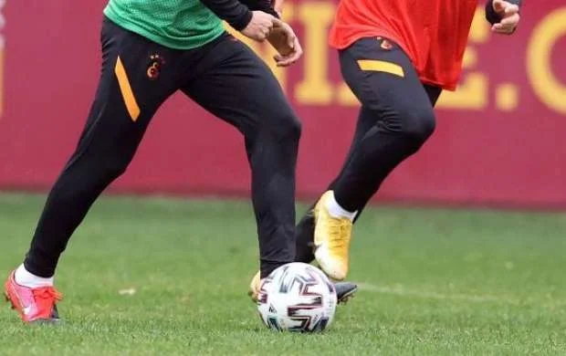 "Qalatasaray"ın heyətində koronavirus şoku 
