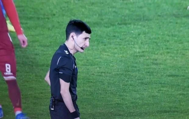 Əliyar Ağayev Super Liqa oyununda 