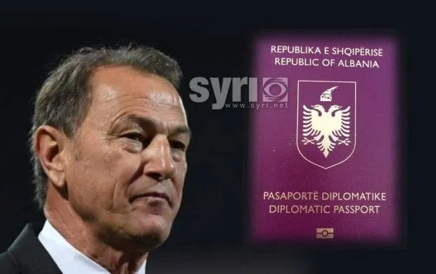 Canni De Byazinin diplomatik pasportu ləğv edildi 