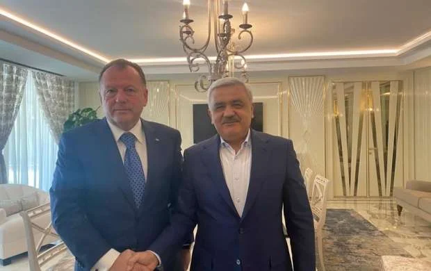 Rövnəq Abdullayev IJF prezidenti ilə görüşdü 