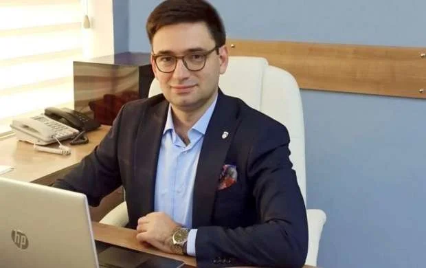 "Azərreyl"in prezidenti: "Bəzi voleybolçularımız şirniyyat bişirib satırlar" 