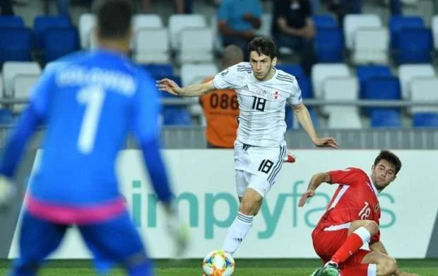 Millimizin sabiq hücumçusunun oğlu "Milan"ın hədəfində 
