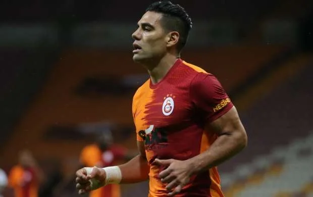 "Qalatasaray"ın ulduzunun sümükləri sındı, əməliyyat edildi 