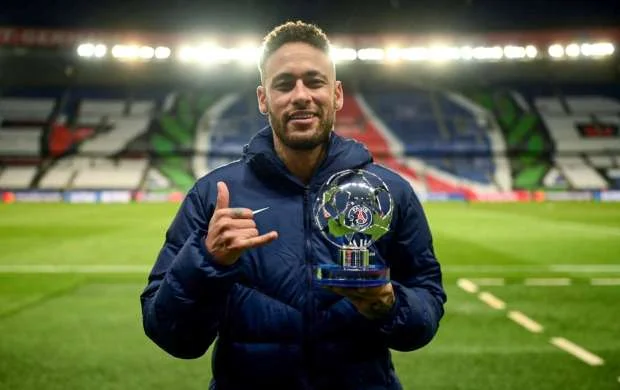 Neymar həftənin futbolçusu seçildi 