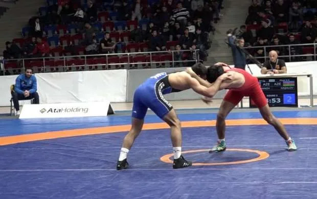 Avropa çempionatı: Dörd güləşçimiz yarımfinalda, Zubairov uduzdu 