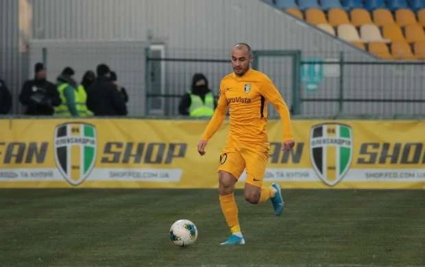 Ukrayna klubu millimizin futbolçusunu göndərir 