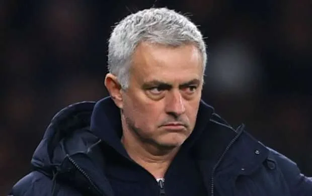 Çempionatda ikinci olan klub Mourinyunu gətirmək istəyir 