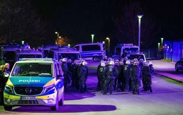 Alman klubu azarkeşlərindən polisə şikayət edir 