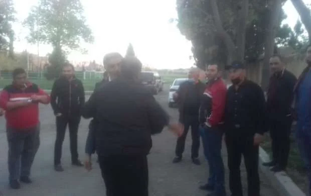 Gəncəli azarkeşləri "qoçu" ilə hədələdilər 