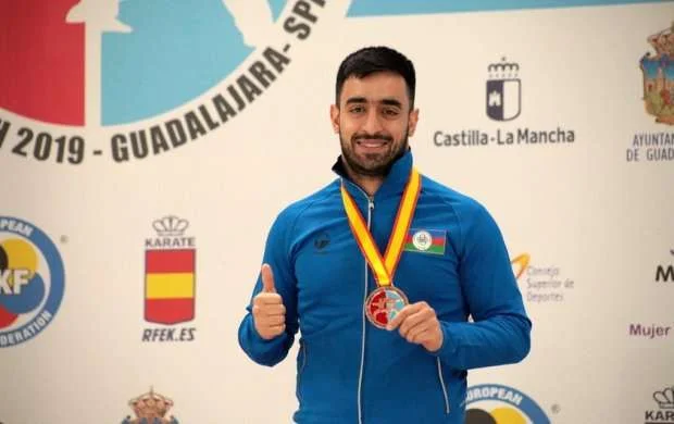 Asiman Qurbanlı gümüş medal qazandı 