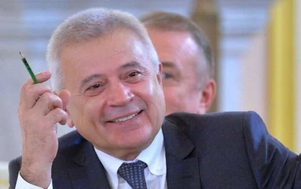 Azərbaycanlı milyarder oğlunu məşhur klubun rəhbərliyinə gətirdi 