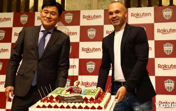 İnyestanın ad gününə "müqavilə" hədiyyəsi - FOTOLAR 