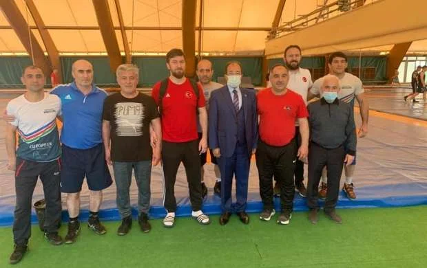 Səfir Bakıda Türkiyə yığması ilə görüşdü 