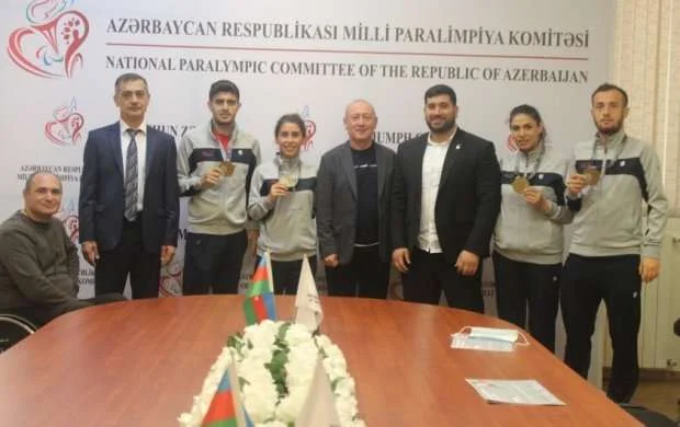 İlqar Rəhimov para-taekvondoçuları qəbul etdi 