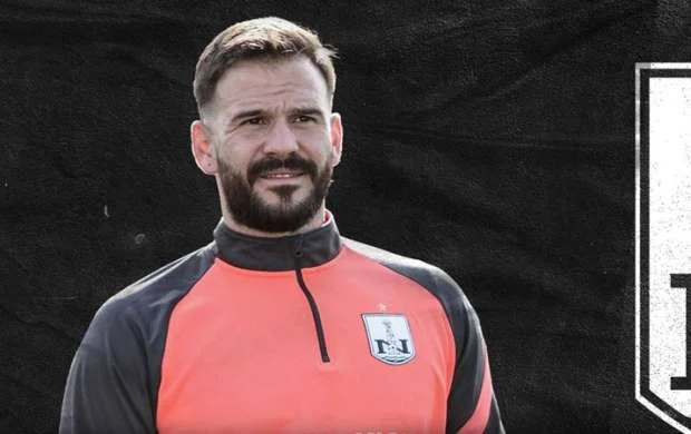 "Neftçi" məşqçisi ilə müqavilə yenilədi 