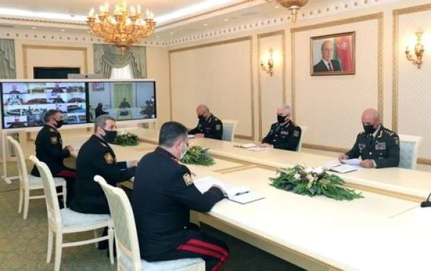 Vilayət Eyvazov Bakıdakı idman tədbirləri ilə bağlı müşavirə keçirdi 