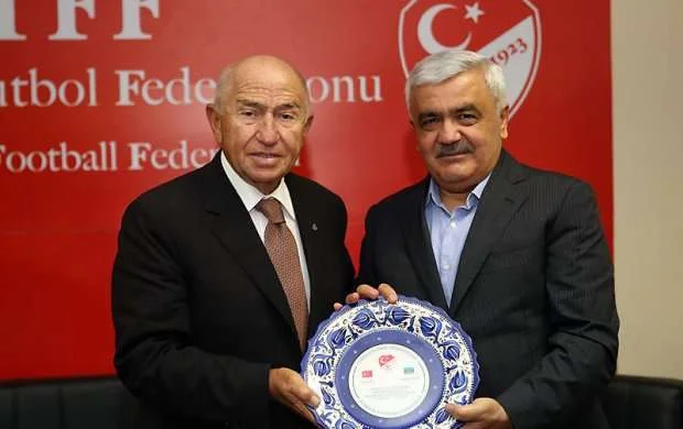 Rövnəq Abdullayev: "Türkiyənin qələbələrini Bakıda izləyəcəyik" 