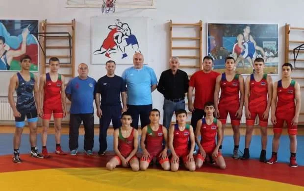 İki güləşçimiz AÇ-nin finalına yüksəldi 
