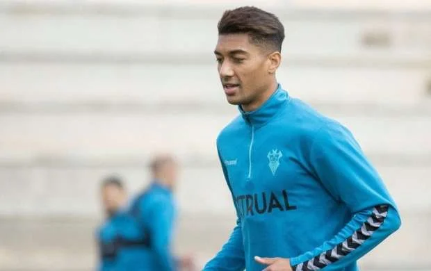 İspaniya klubu azərbaycanlı futbolçu ilə vidalaşdı 