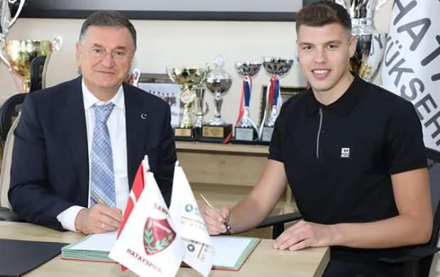 Türk klubundan növbəti transfer 