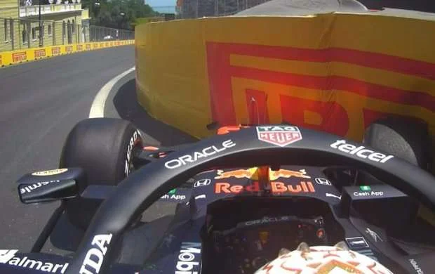 "Formula 1": Maks Ferstappen də Bakıda qəza törətdi 